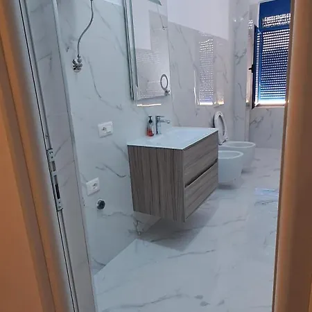 Martin Riviera Daire Avlonya