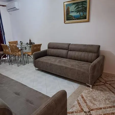 Martin Riviera Daire Avlonya